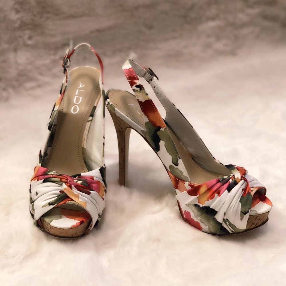 *NEW* Aldo white floral heels